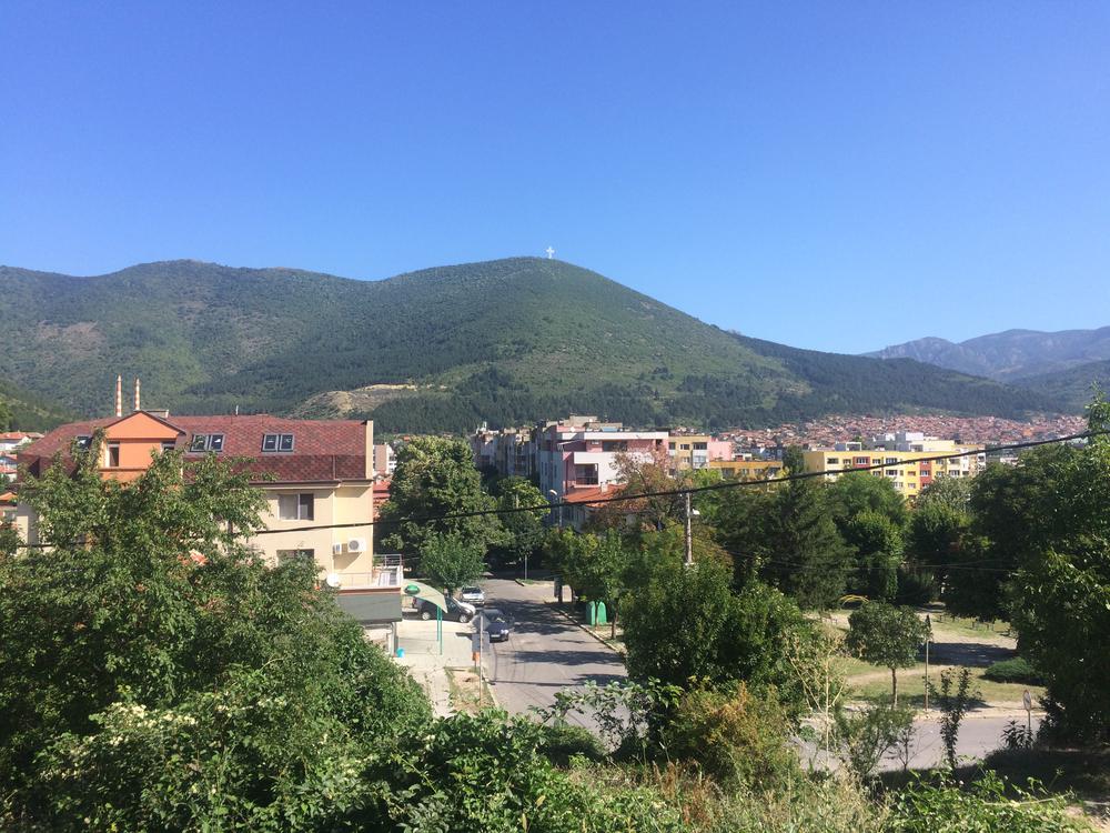 Sliven - Welcomed by a lovely family and neo-Nazis