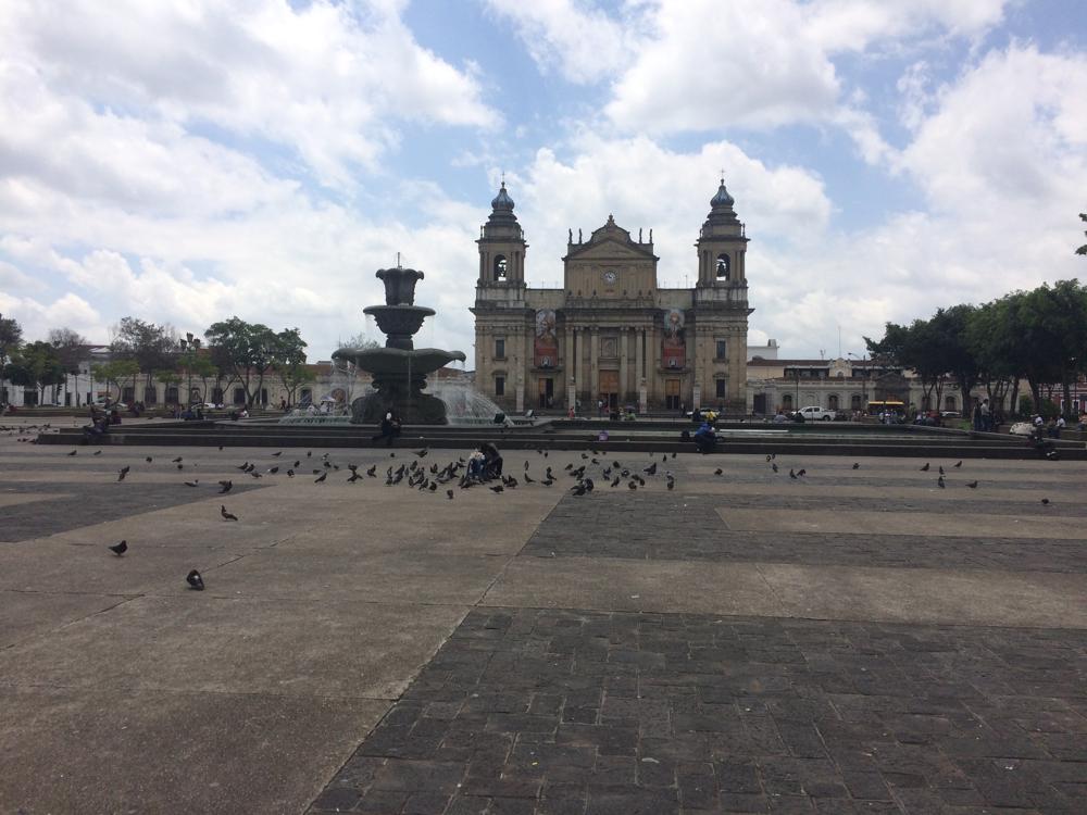 Roadblock and a MEGA traffic jam, dark alleys in Guatemala City and a conclusion about Guatemala