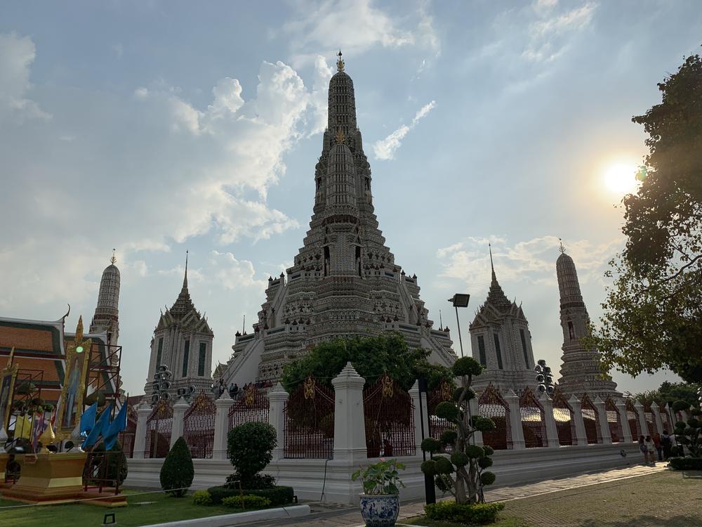 Bangkok (II) - Buddhist temples & Adult entertainment